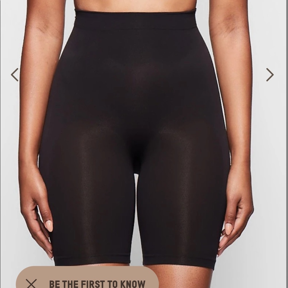 SCULPTING SHORT MID THIGH